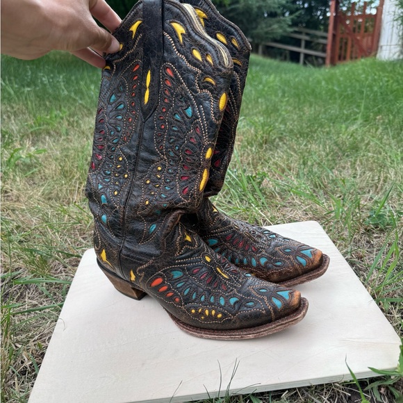 Corral Vintage Butterfly Inlay Boots - Picture 4 of 9
